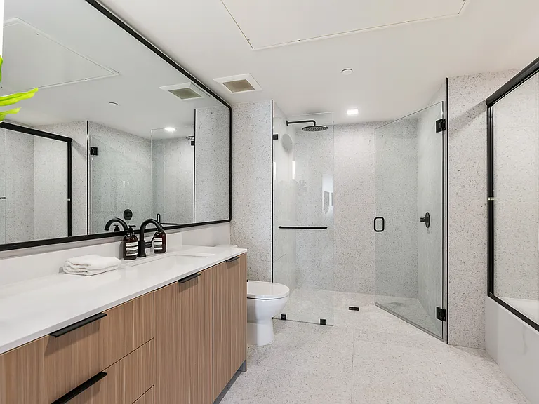 Venue Residences — Photo 89