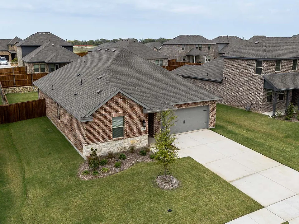 528 Brook View Dr