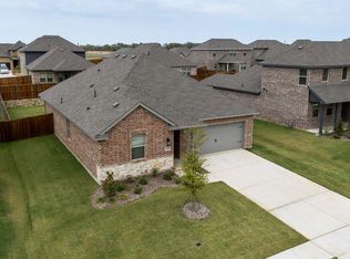 528 Brook View Dr, Van Alstyne, TX 75495