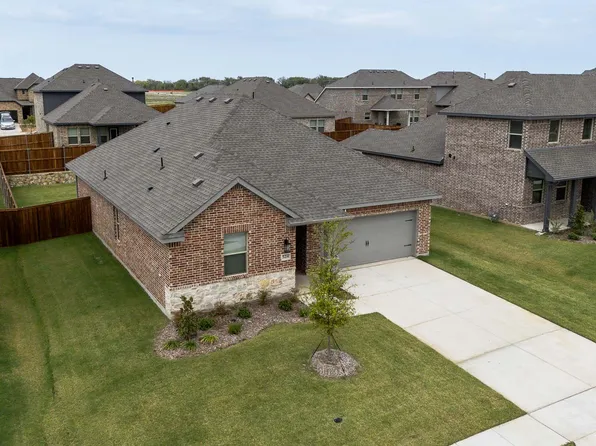 528 Brook View Dr, Van Alstyne, TX