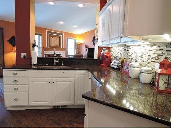 3rd image of 1095 Smith Avenue