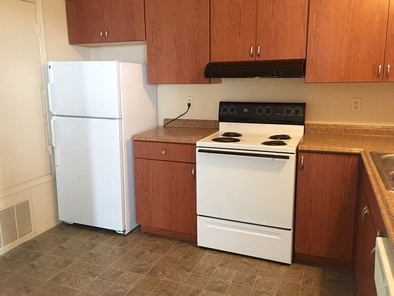 Open concept kitchen w/Pantry