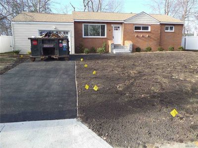 31 Champlain St, Pt Jefferson Station, NY, 11776