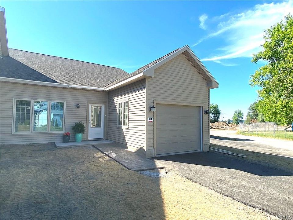 1st image of 121 Island View Dr
