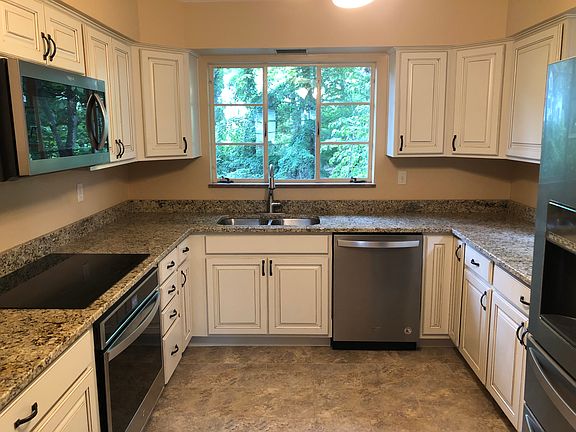 2nd image of 1817 Wiltshire Blvd