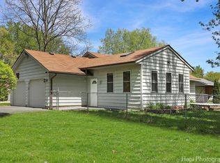 305 Pokagon Dr, Algonquin, IL 60102