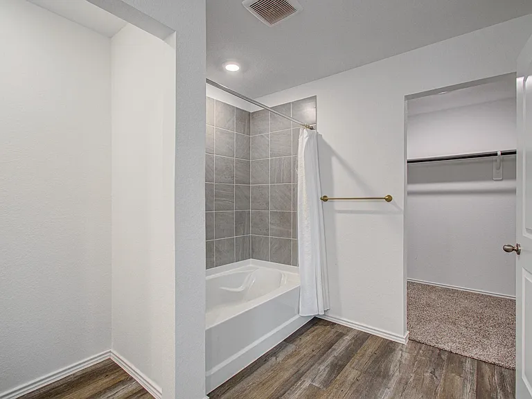 6111 Grove Of Pines St — Photo 21