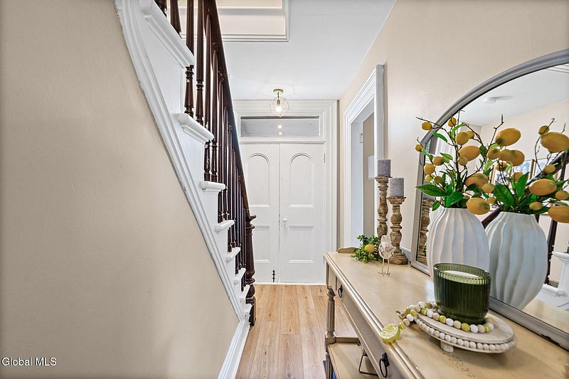 5th image of 190 Spring Avenue