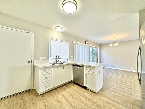 4th image of 8930 Flanders Dr