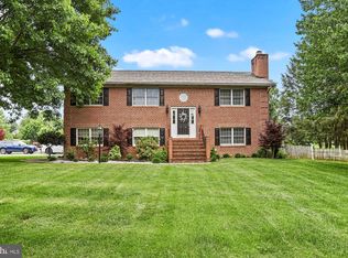 11985 Country Club Rd, Waynesboro, PA 17268