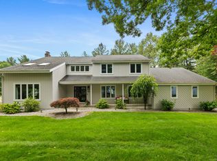 54 Edgewood Ln, Glastonbury, CT 06033