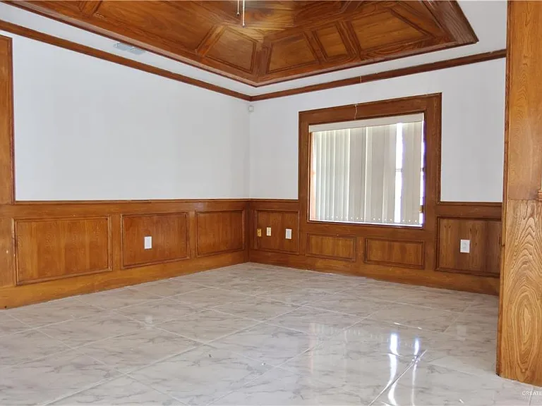 927 E Salazar St — Photo 6
