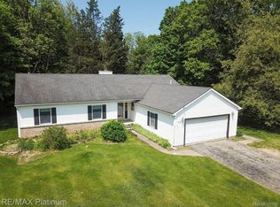 220 S 7th St, Brighton, MI