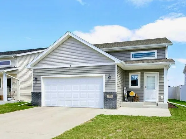 2729 Divide St W, West Fargo, ND 58078