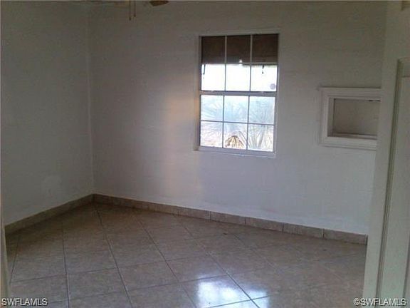 3rd image of 2835 Evans Ave