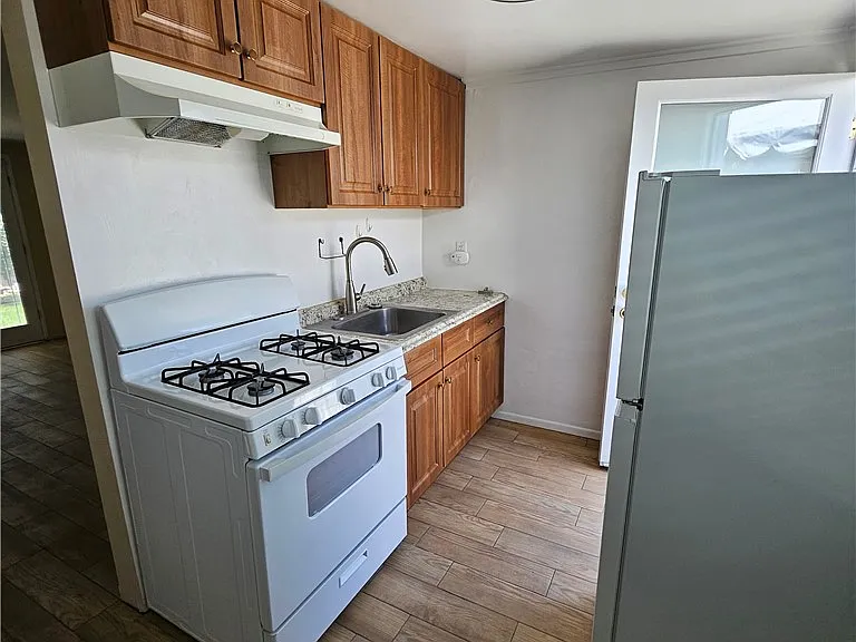 14914 S Denker Ave #1 — Photo 6