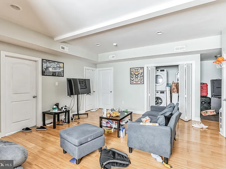 331 N 40th St #1B — Photo 37