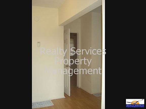 2nd image of 2833 Cocos Ave Unit B