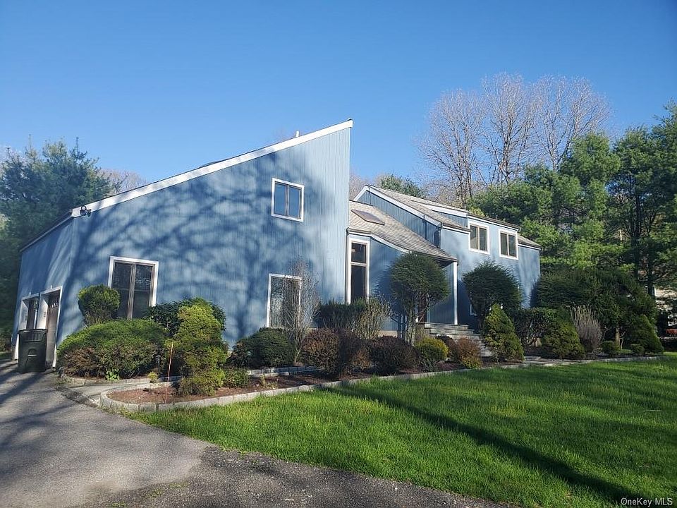 1st image of 30 Blossom Ln