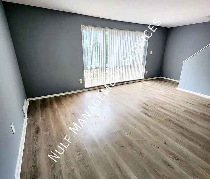 451 Idlewood Rd — Photo 2
