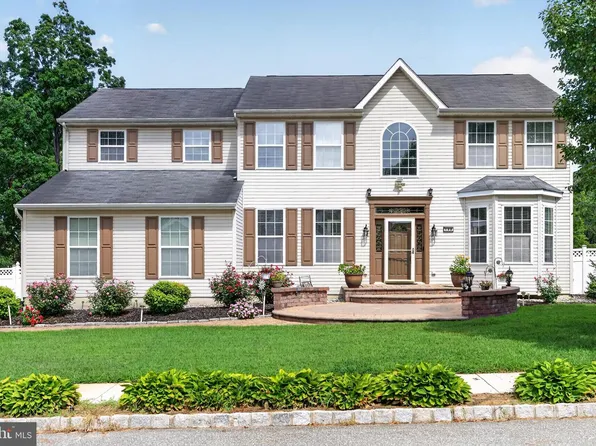 108 Copperfield Dr, Deptford, NJ 08096