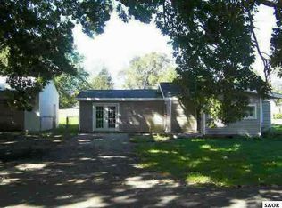 612 Aiken Rd, Owosso, MI