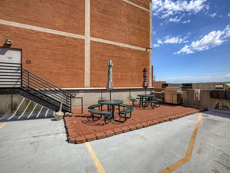 321 W 7th St #208 — Photo 20