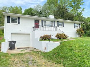4881 Baux Mountain Rd, Winston Salem, NC 27105