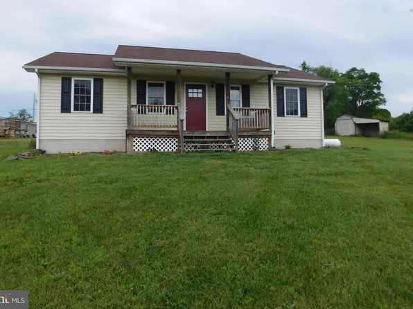 180 Royal Crest Dr, Augusta, WV 26704