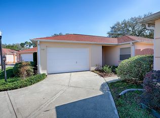 939 Mendoza Blvd, Lady Lake, FL 32159