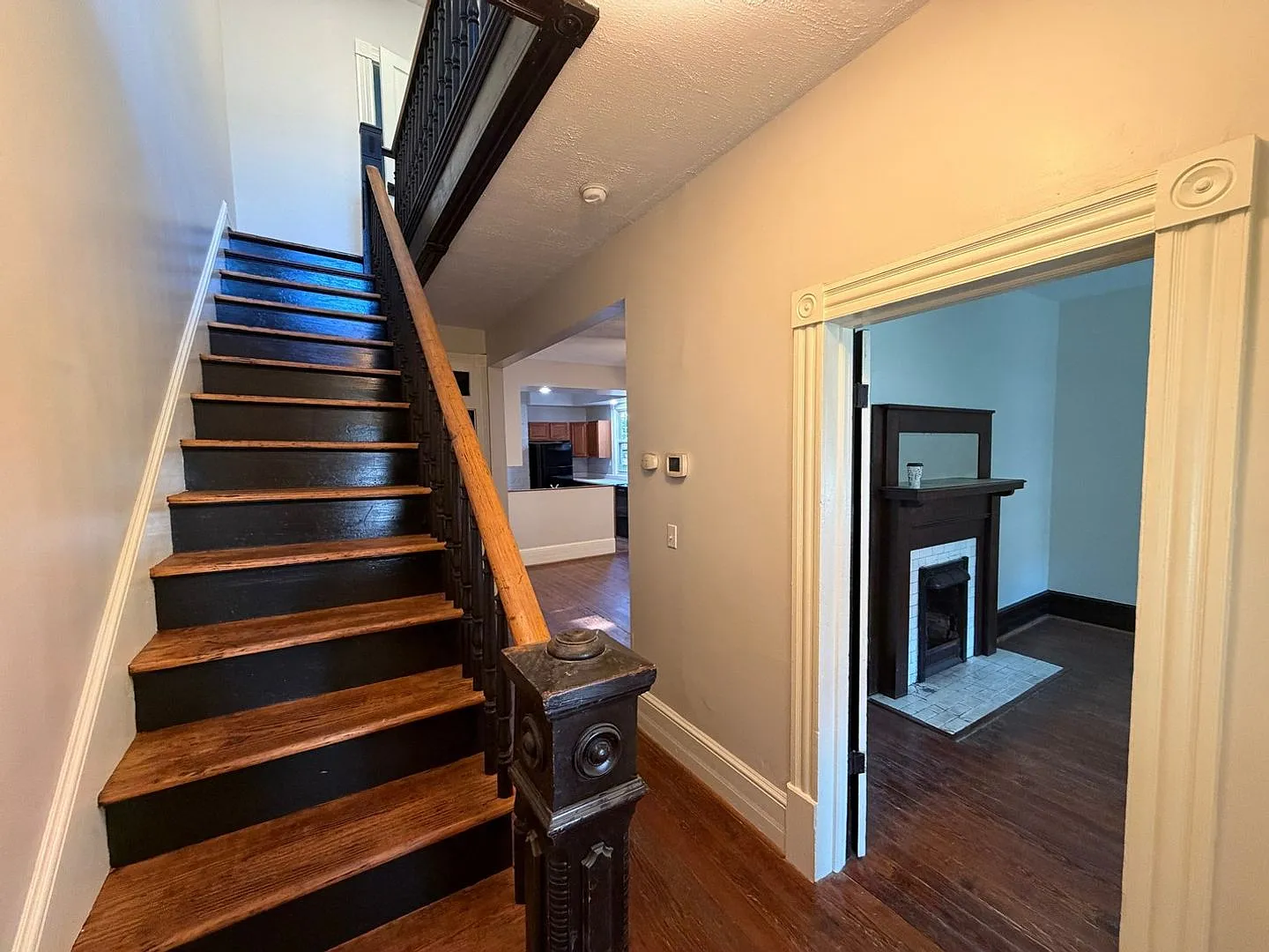 Charming 3 BR home with Garage, Convenient Location! — Photo 4