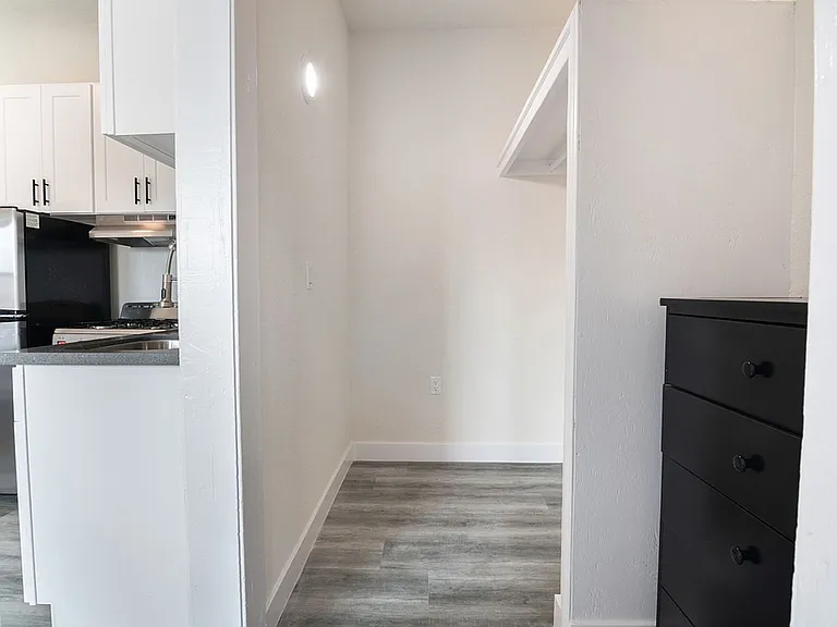 27th Street Studios and One Bedrooms — Photo 22