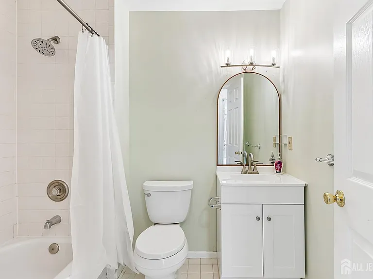 4 Chelsea Dr — Photo 11