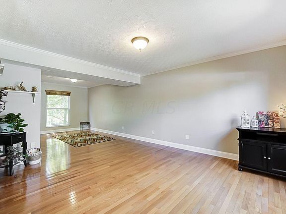 3rd image of 5524 Latrobe St