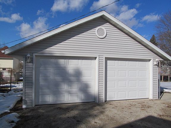 22' x 26' Garage