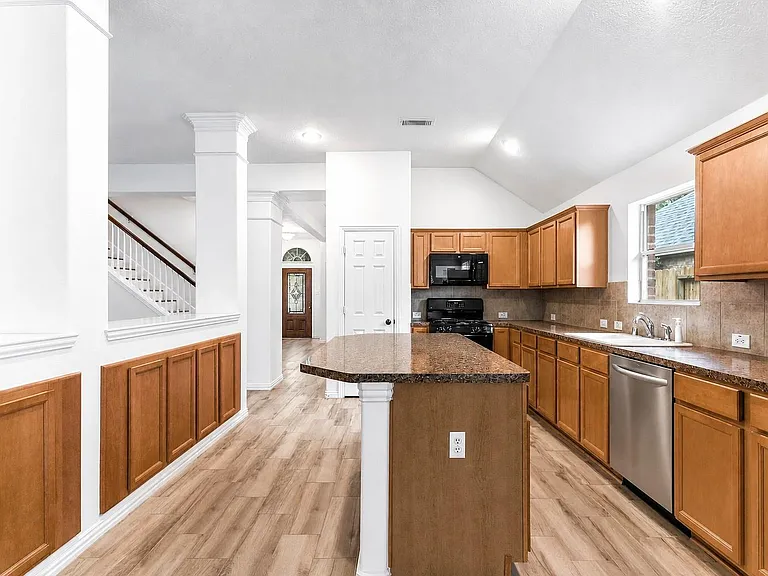 28259 Daystrom Ln — Photo 16