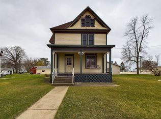 205 E 4th St, Cyrus, MN 56323
