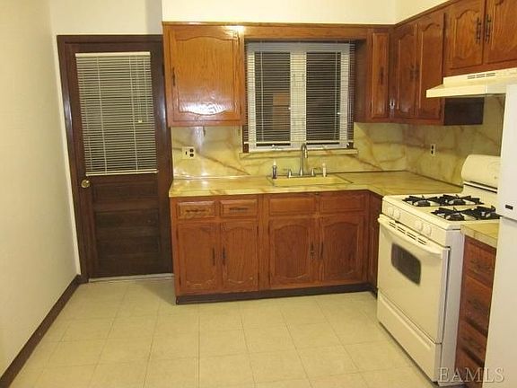 2nd image of 230 Kingston Ave