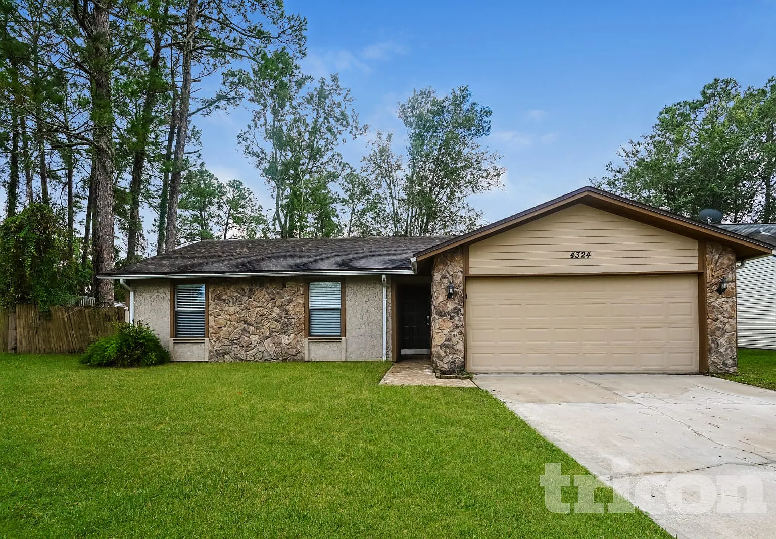 4324 Queensway Drive Jacksonville FL — Photo 1