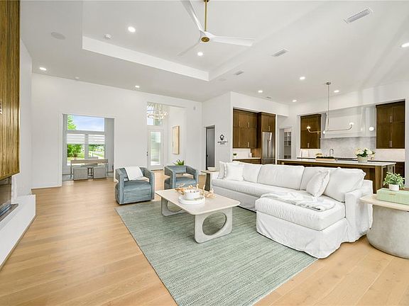 3rd image of 756 SW 139th Ct
