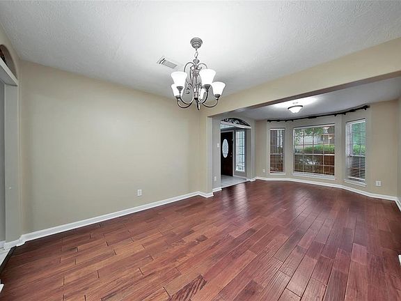 4th image of 3209 Stratford Manor Dr