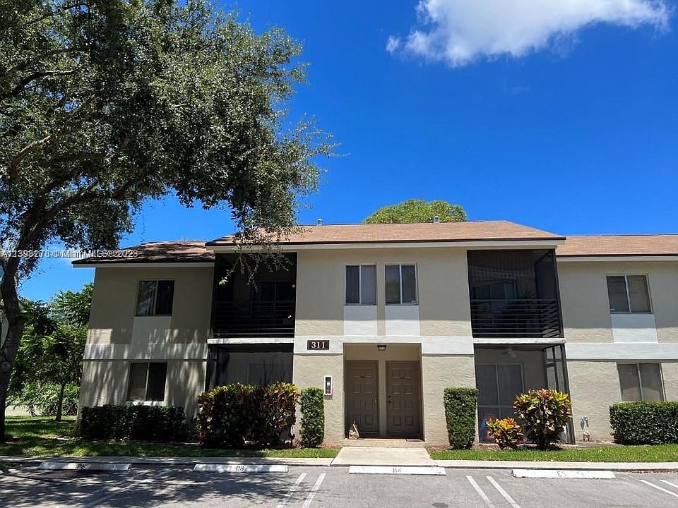 1st image of 311 Gardens Dr APT 201