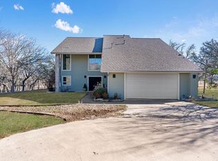 530 Brewer Rd, Fredericksburg, TX 78624