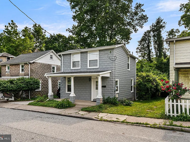 30 Keystone Ave — Photo 2