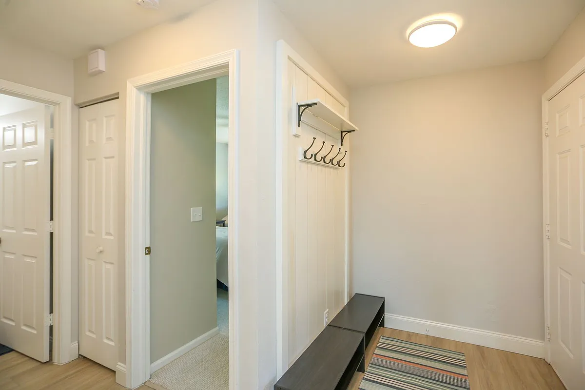 Building Photo - 5733 Deauville Cir #G308