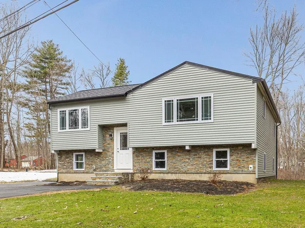 7 Trues Pkwy, Sandown, NH 03873