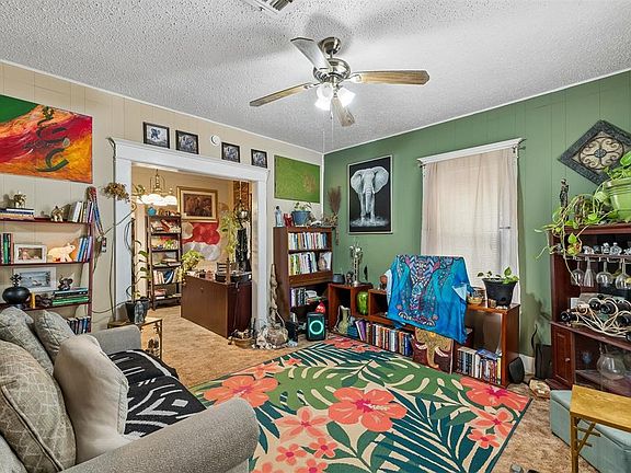 4th image of 819 W London St
