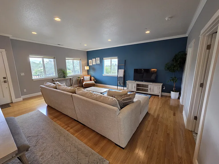 710 Landis Cir — Photo 10