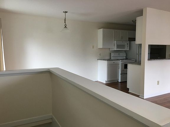 3rd image of 2631 Fenwick Ct #13
