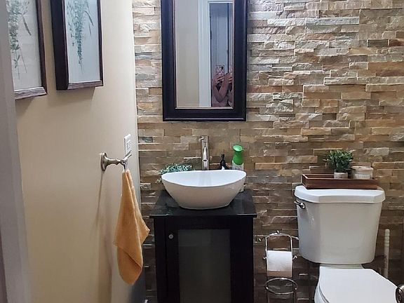 3rd image of 227 Monarch Dr #227